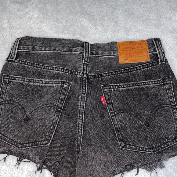 Levi’s black shorts - Picture 4 of 4